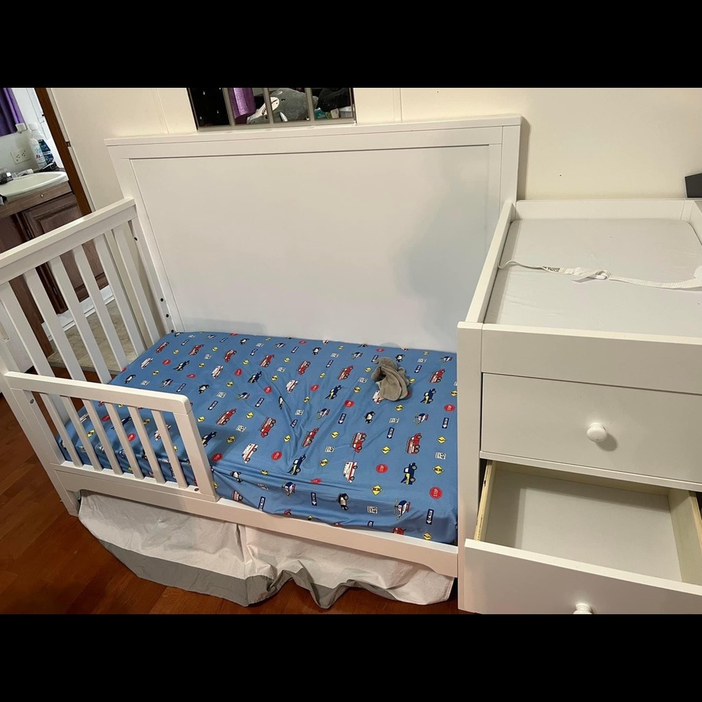 Carters 4 in 1 crib